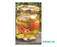 Маринованные огурцы, салат, рассольник, щавель