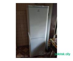 Холодильник Indesit