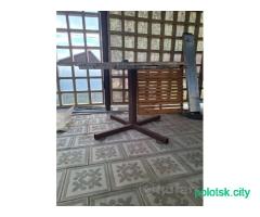 Стол круглый.