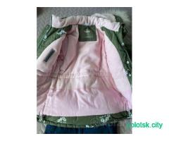 Продам зимний комбинезон для девочки