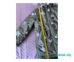 Продам зимний комбинезон для девочки