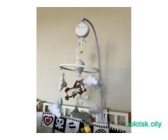 музыкальный мобиль на кроватку