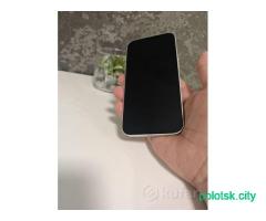 Apple iPhone 16e 256GB (белый)