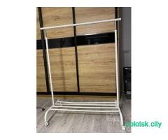 Стойка для одежды