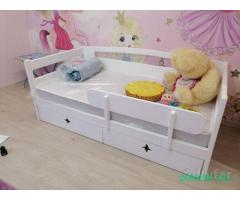 Кровать из массива