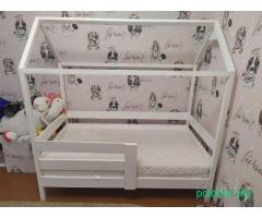 Кровать-домик