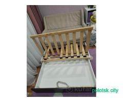 Диван с подушками