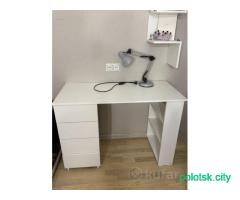 Стол компьютерный и полка