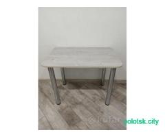 Стол кухонный