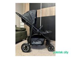 Детская прогулочная коляска