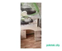 Стол письменный, компьютерный.