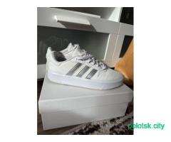 Кроссовки Adidas 38