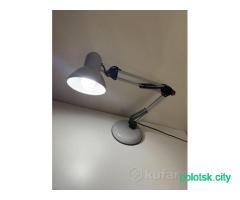 Настольная лампа