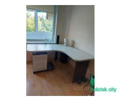 Стол письменный-комппьютерный