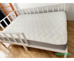 Кровать детская с матрасом и ящиком 140 на 200