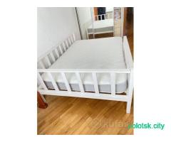 Кровать детская с матрасом и ящиком 140 на 200