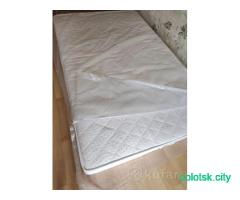 Матрас ортопедический ,средне жёсткий.