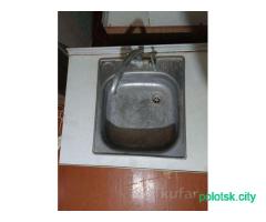 Кухня, смеситель,раковина