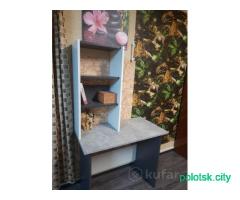 Стол, полки