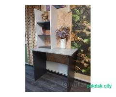 Стол, полки