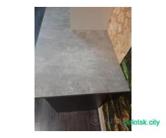 Стол, полки