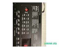 Синтезатор denn 200 тембров, ритмов