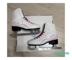 Коньки фигурные 41 размер