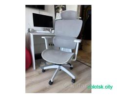 Компьютерный эргономический стул