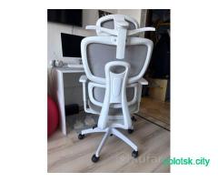 Компьютерный эргономический стул