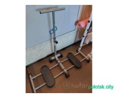 Тренажёр для пресса, ног и бёдер