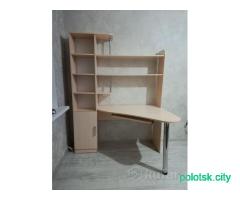 Стол компьютерный