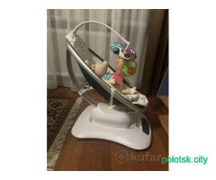 Электронное кресло-качалка 4 moms Mama Roo 4. 0