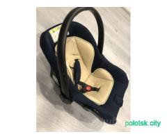 Детское кресло в машину