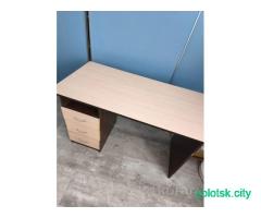 Стол письменный