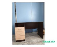 Стол письменный