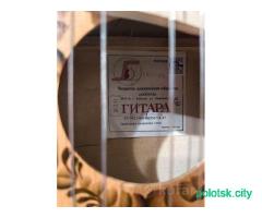 Гитара с чехлом