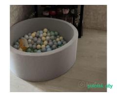 Сухой бассейн с шариками