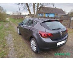 Опель Астра J 2010г.в.