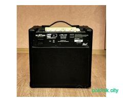 Комбик гитарный Cort CM15R BK 15Ватт