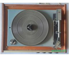 Виниловый проигрыватель