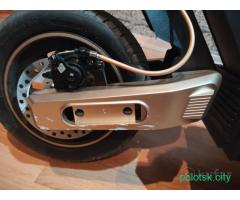 Продам электросамокат Navee ST5MAX