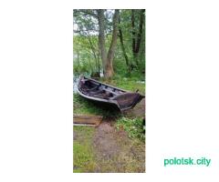 Деревянная лодка